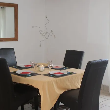 Maly Appart Avec Balcon Et 1 Studio En Rez-de-chaussee * Vedène