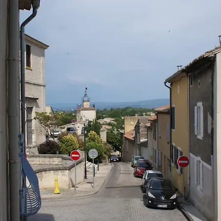 Maly Appart Avec Balcon Et 1 Studio En Rez-de-chaussee Vedène