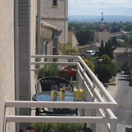 Maly Appart Avec Balcon Et 1 Studio En Rez-de-chaussee アパート ヴデーヌ