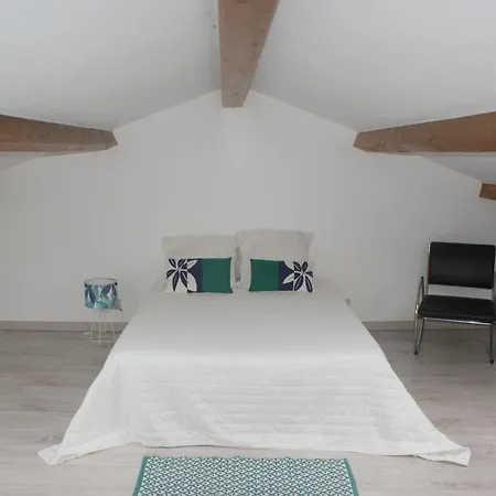 Maly Appart Avec Balcon Et 1 Studio En Rez-de-chaussee *