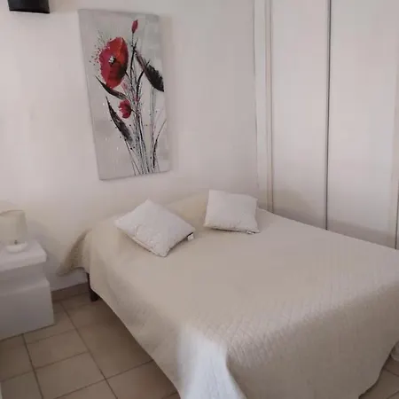 Maly Appart Avec Balcon Et 1 Studio En Rez-de-chaussee アパート *