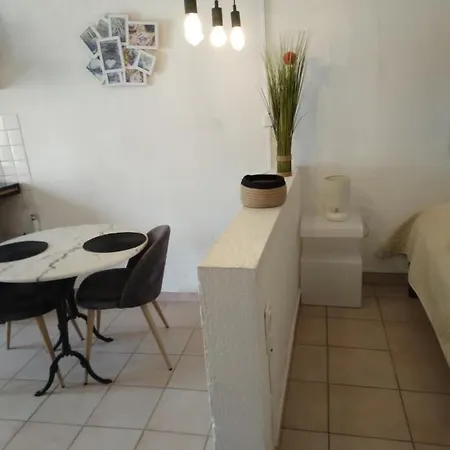 アパート Maly Appart Avec Balcon Et 1 Studio En Rez-de-chaussee *